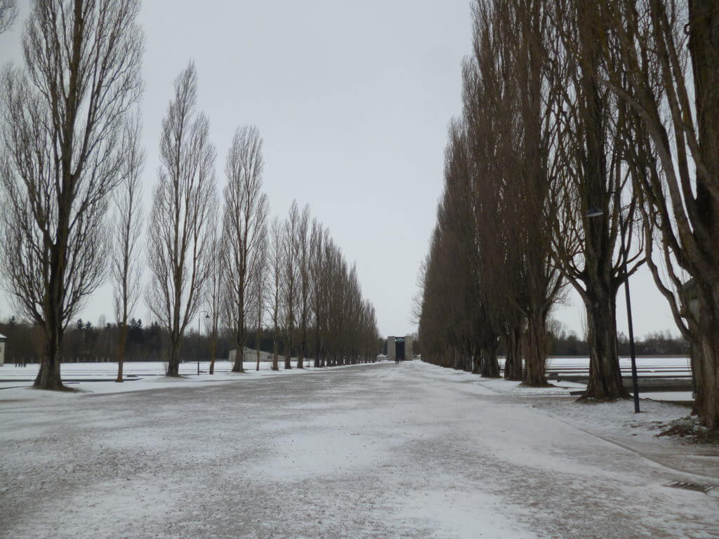Campo aberto em Dachau